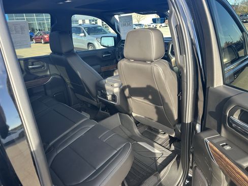 Used 2019 Chevrolet Silverado 1500 High Country w/ Technology Package image 12
