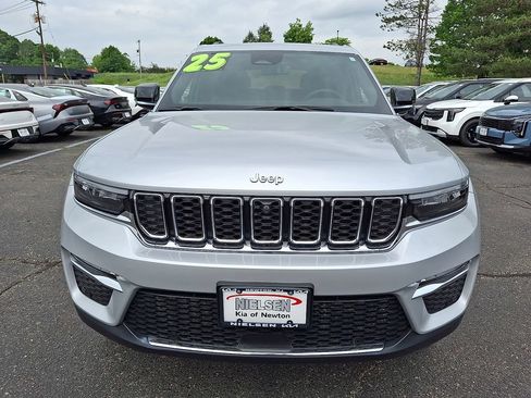 Used 2025 Jeep Grand Cherokee Limited w/ Luxury Tech Group II AWD/4WD image 21