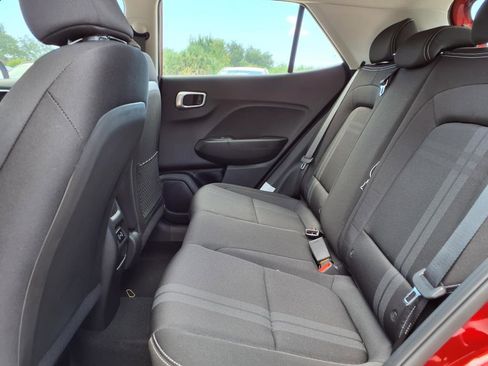 New 2025 Hyundai Venue SEL image 28