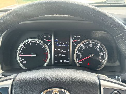Used 2020 Toyota 4Runner Limited AWD/4WD image 18