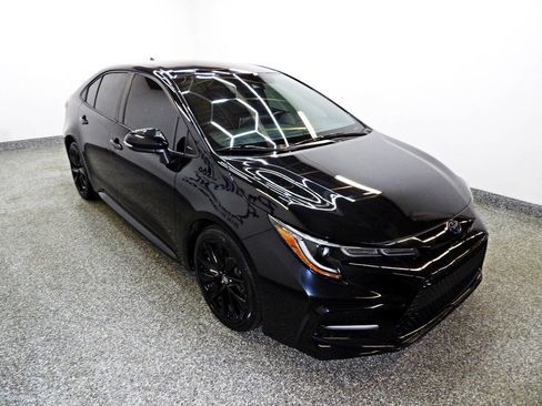 Used 2020 Toyota Corolla SE FWD image 3
