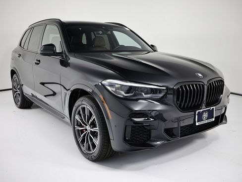 Used 2023 BMW X5 M50i w/ Climate Comfort Package image 7