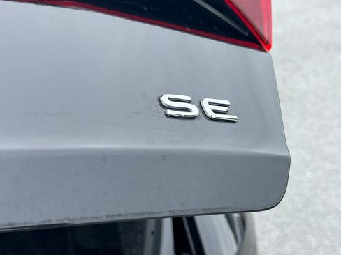 Used 2024 Volkswagen Jetta SE FWD image 15