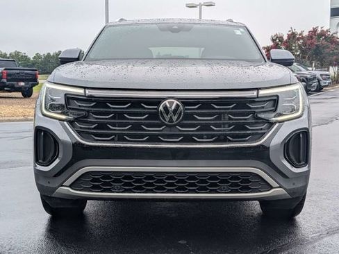 Used 2024 Volkswagen Atlas Cross Sport SE FWD image 11