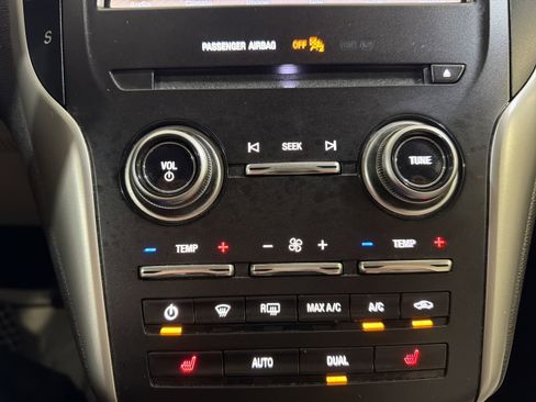 Used 2019 Lincoln MKC Select w/ Select Plus Package FWD image 20