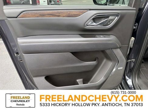 Used 2023 Chevrolet Suburban Premier image 15