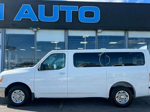 Used 2017 Nissan NV 3500 SL RWD image 34