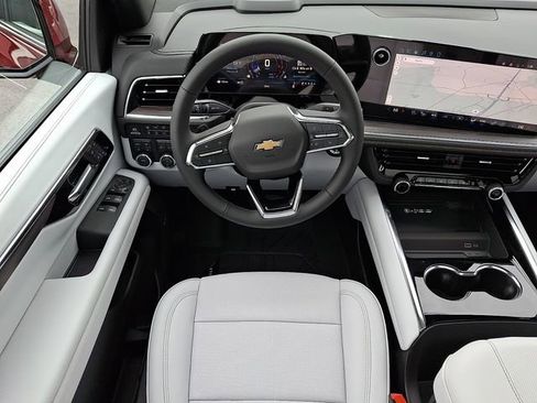New 2026 Chevrolet Suburban Premier w/ Sun And Tow Package AWD/4WD image 8