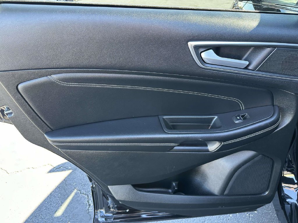 Certified 2024 Ford Edge Titanium AWD/4WD image 11