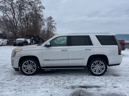 Used 2018 Cadillac Escalade Luxury w/ LPO, Radiant Package image 5