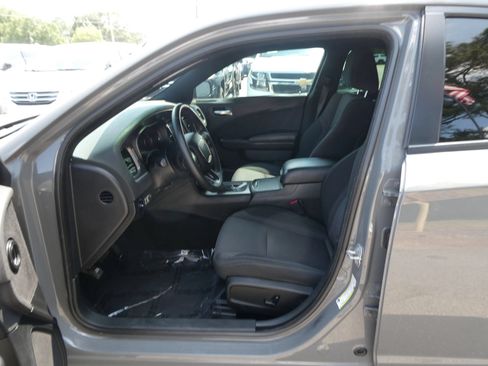 Used 2019 Dodge Charger SXT w/ Blacktop Package RWD image 12