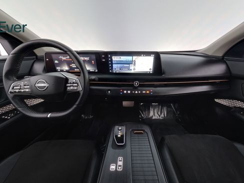 Used 2025 Nissan Ariya AWD image 25