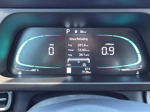 Certified 2025 Hyundai Elantra SE image 24