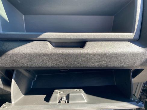 Used 2018 RAM 1500 Tradesman w/ Chrome Appearance Group image 31