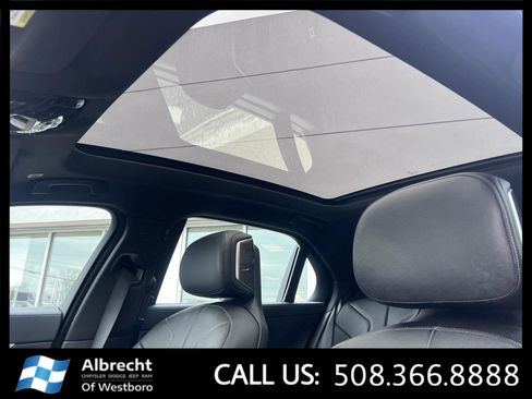 Used 2024 BMW 740i xDrive image 32