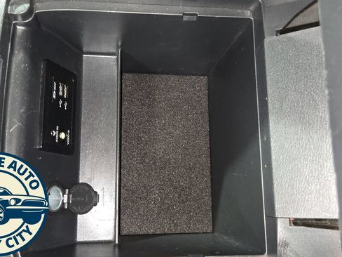 Used 2019 Nissan Pathfinder SL AWD/4WD image 22