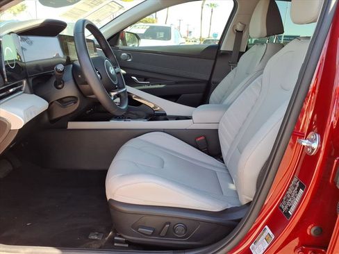 Certified 2025 Hyundai Elantra Limited image 14