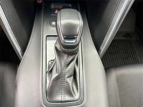 Used 2023 Toyota Venza LE image 30