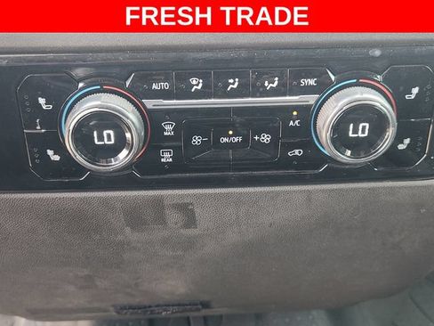 Used 2022 Chevrolet Silverado 1500 LT w/ Protection Package RWD image 17