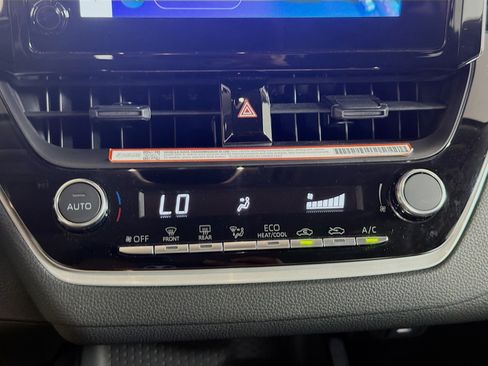 Used 2025 Toyota Corolla LE FWD image 22