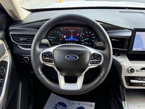 Used 2023 Ford Explorer XLT w/ Equipment Group 202A image 11