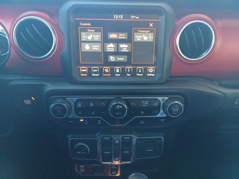 Used 2022 Jeep Gladiator Rubicon w/ LED Lighting Group image 10