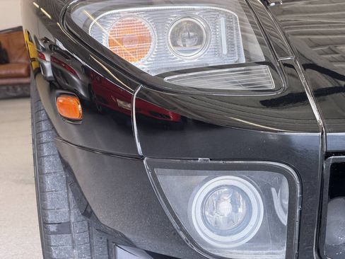 Used 2005 Ford GT RWD image 11