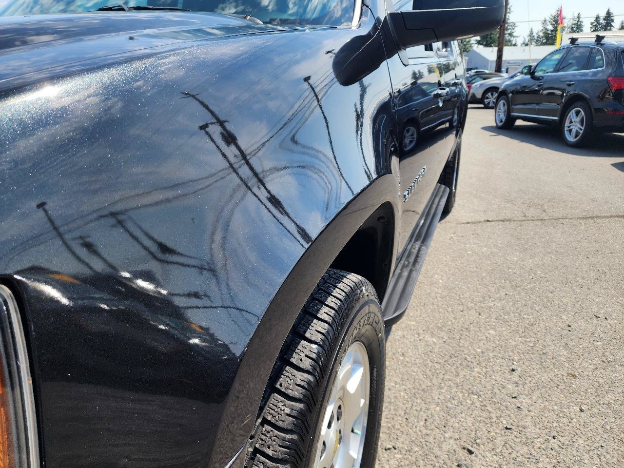 Used 2013 Chevrolet Suburban LT w/ Luxury Package AWD/4WD image 35