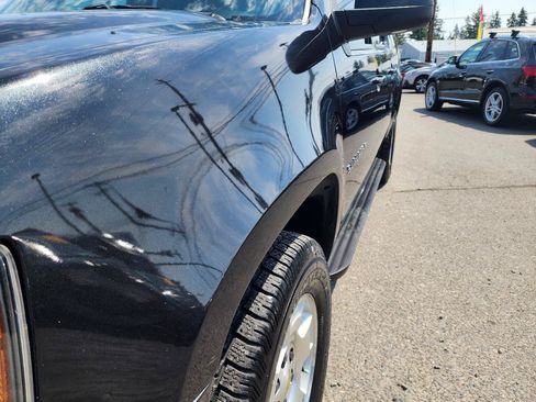 Used 2013 Chevrolet Suburban LT w/ Luxury Package AWD/4WD image 35