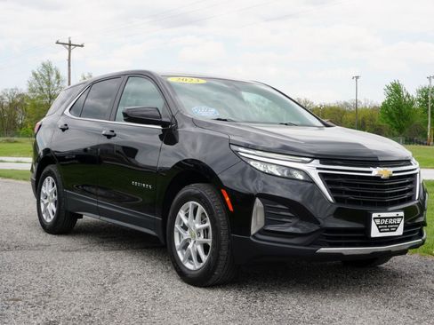 Used 2023 Chevrolet Equinox LT w/ LPO, Floor Liner Package AWD/4WD image 4
