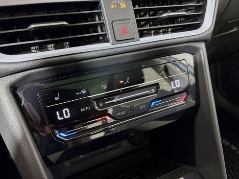 New 2026 Volkswagen Taos SE AWD/4WD image 16