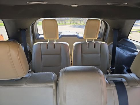 Used 2016 Ford Explorer XLT w/ Equipment Group 202A image 20