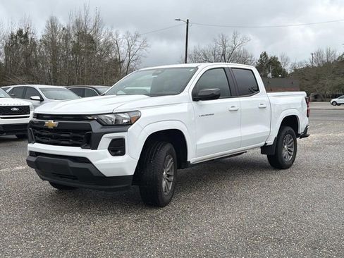 Used 2024 Chevrolet Colorado LT w/ LT Convenience Package RWD image 4