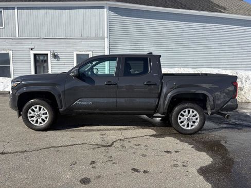 Used 2024 Toyota Tacoma SR5 image 4
