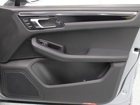 Used 2016 Porsche Macan S image 51