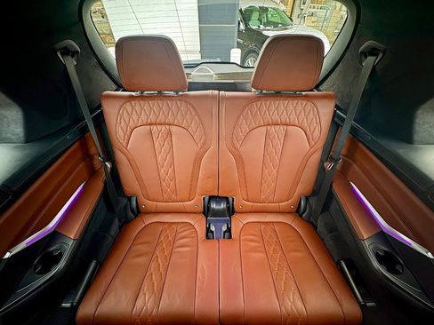 Used 2020 BMW X7 M50i image 14