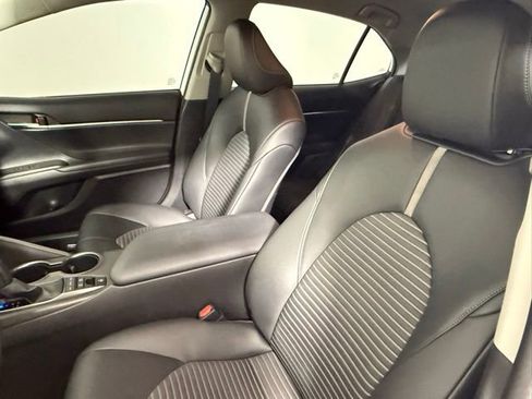 Used 2022 Toyota Camry SE image 29