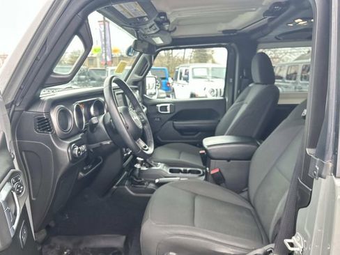 Used 2022 Jeep Wrangler Sport S image 12