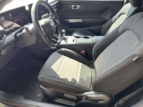 Used 2025 Ford Mustang GT RWD image 11