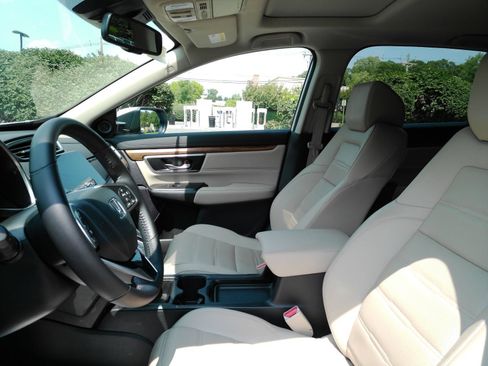 Used 2018 Honda CR-V Touring image 10