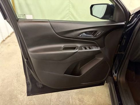 Used 2021 Chevrolet Equinox LT FWD image 36