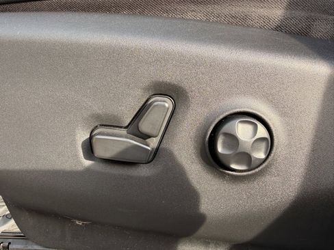 Used 2022 Chrysler Pacifica Touring-L image 26