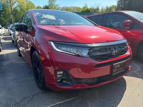 Used 2025 Honda Odyssey Sport-L image 3