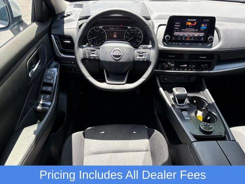 Used 2025 Nissan Rogue SV AWD/4WD image 22