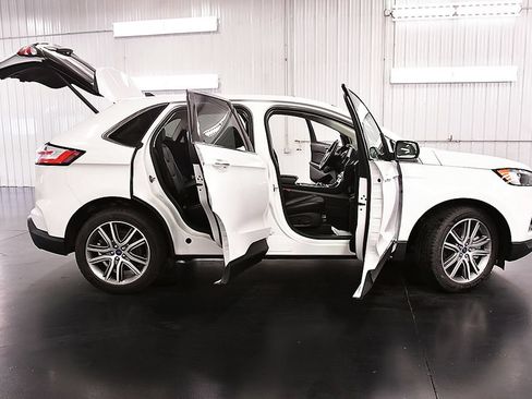 Used 2022 Ford Edge Titanium AWD/4WD image 36