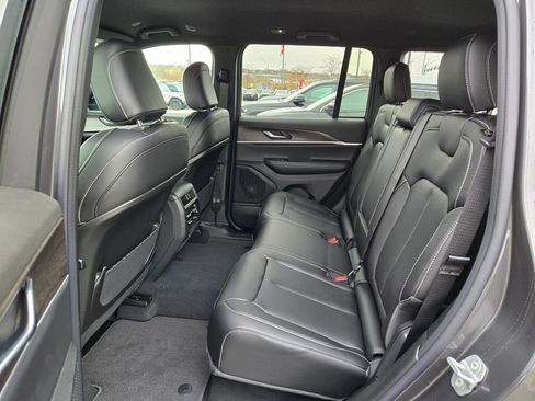 New 2025 Jeep Grand Cherokee Limited image 27