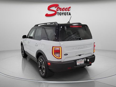 Used 2023 Ford Bronco Sport Outer Banks w/ Tech Package image 2