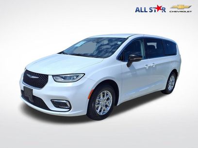 Used 2024 Chrysler Pacifica Touring-L