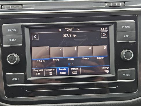 Used 2020 Volkswagen Tiguan S FWD image 9