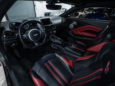 Used 2019 Aston Martin V8 Vantage Coupe RWD image 18